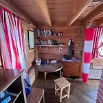 Getaway In Lone Island Chalet *