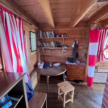 Getaway In Lone Island Chalet *